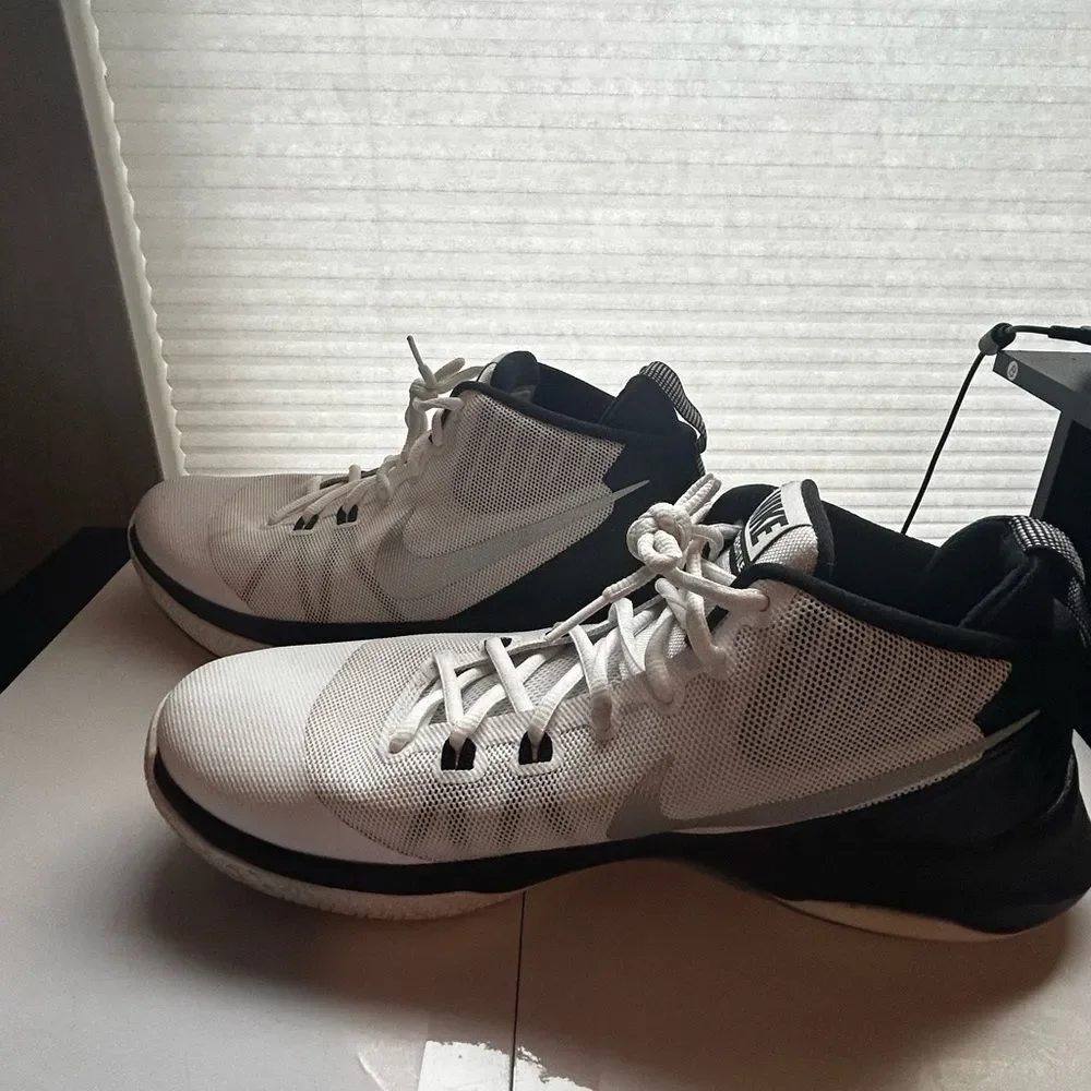 Nike men white